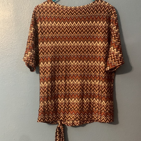 Beautiful design worthington top like new - Picture 5 of 9